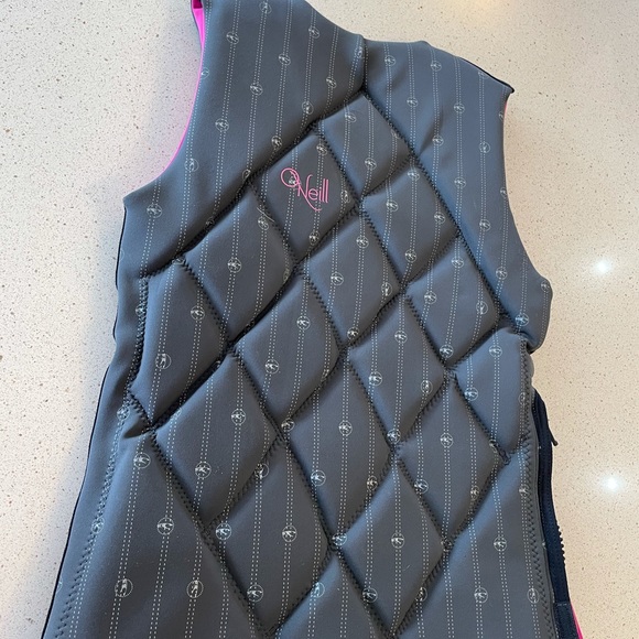 O’Neill Gem Competition vest - Picture 2 of 5